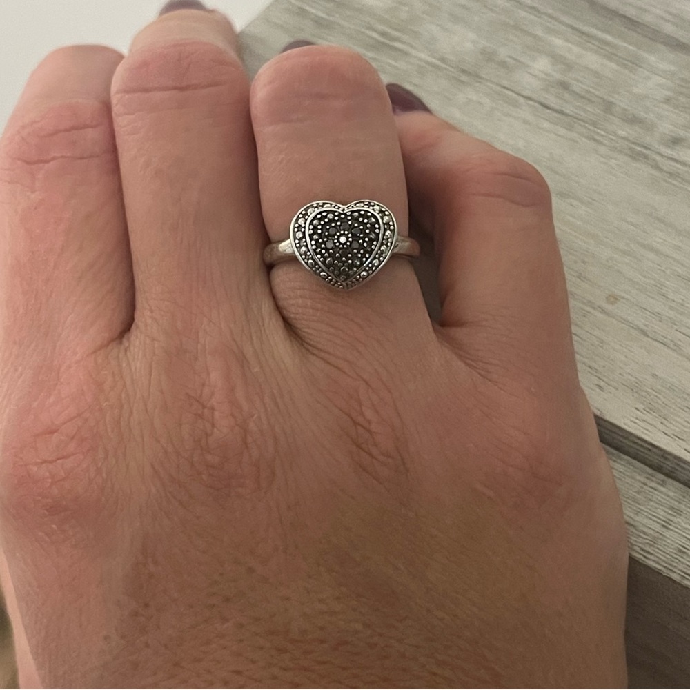 Helzberg Diamonds heart shaped ring